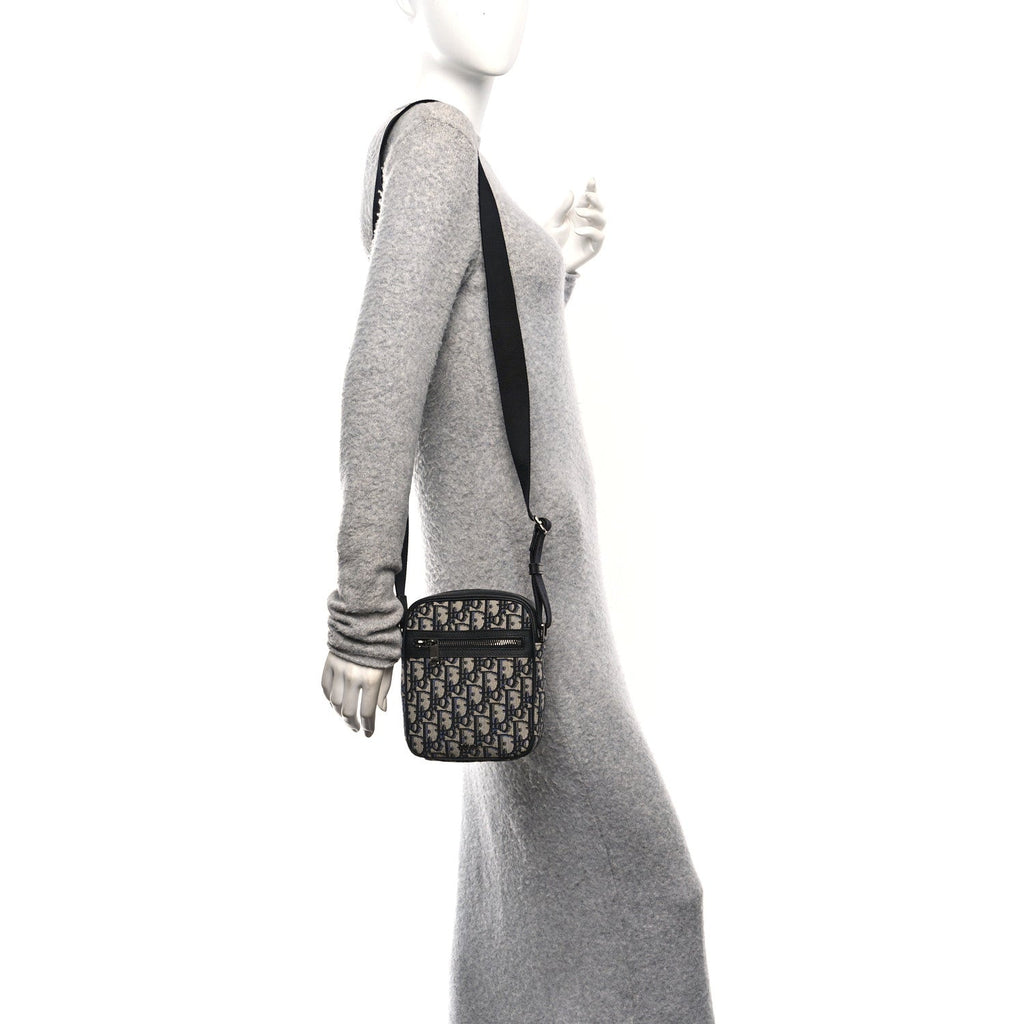 Oblique Messenger Pouch Beige Black