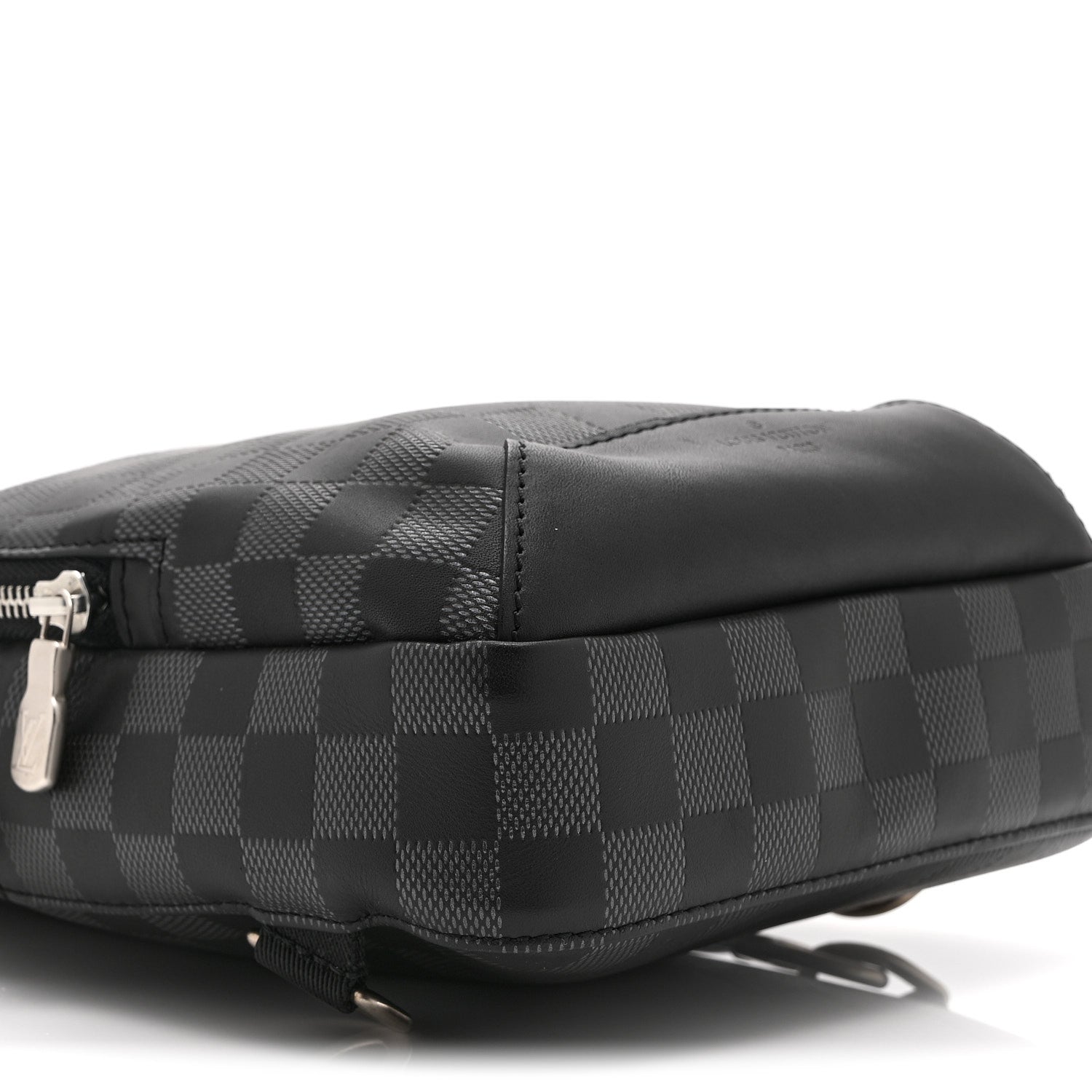 Damier Graphite Avenue Sling Bag Onyx Silver
