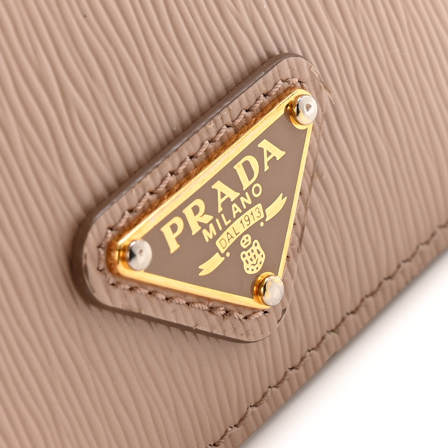 Vitello Move Triangle  Case Cipria