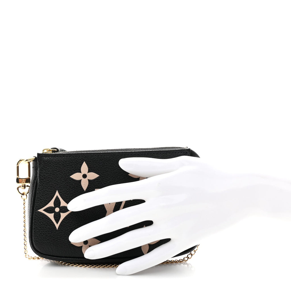 Empreinte Monogram Giant Mini Pochette Accessories Black