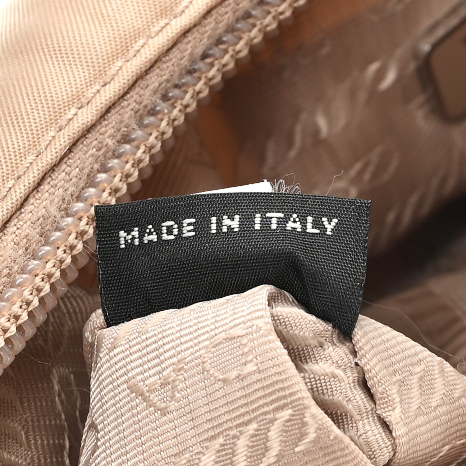 Tessuto Nylon Mini Re-Edition 2000 Bag Cammeo