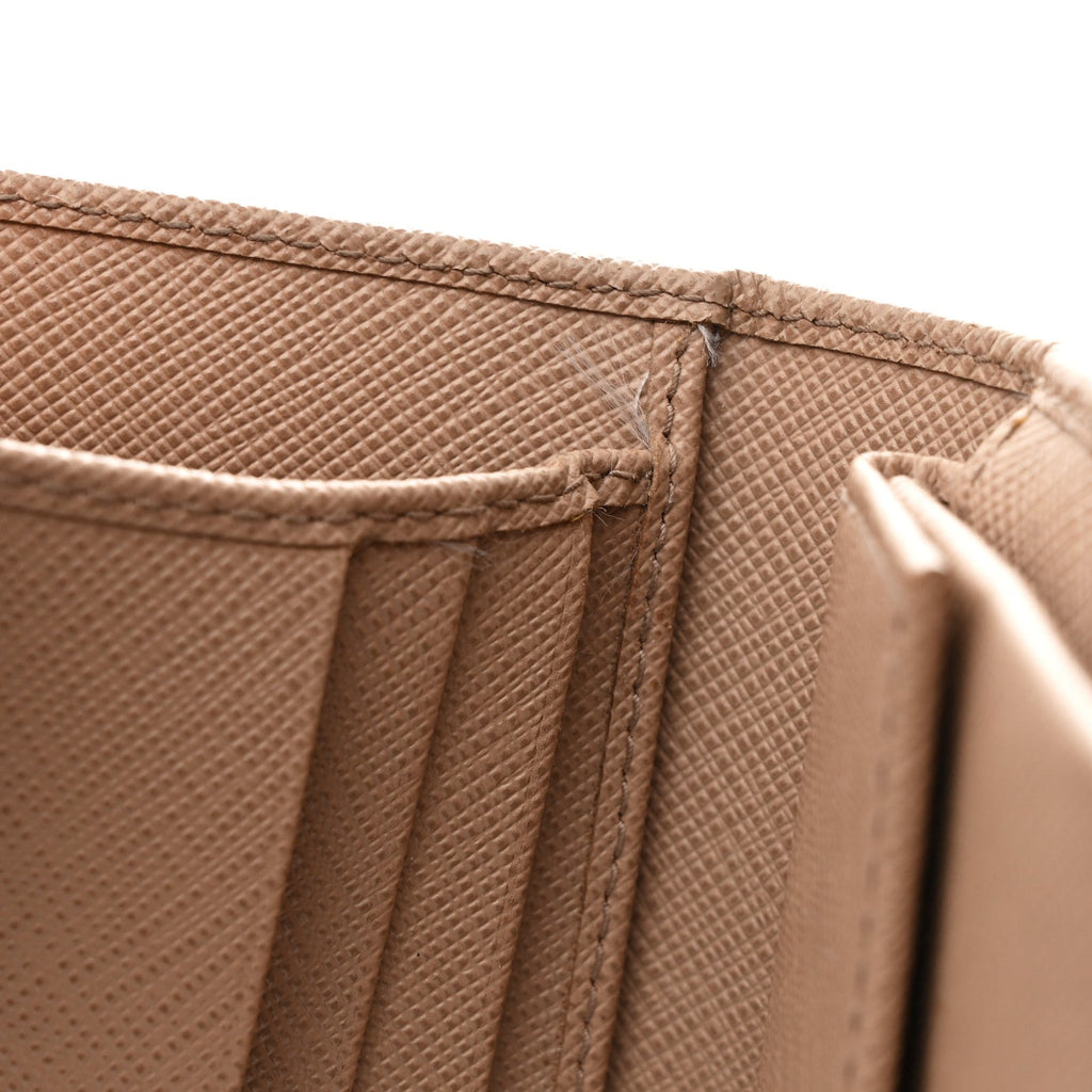 Saffiano Metal Tri-Fold Wallet Cammeo