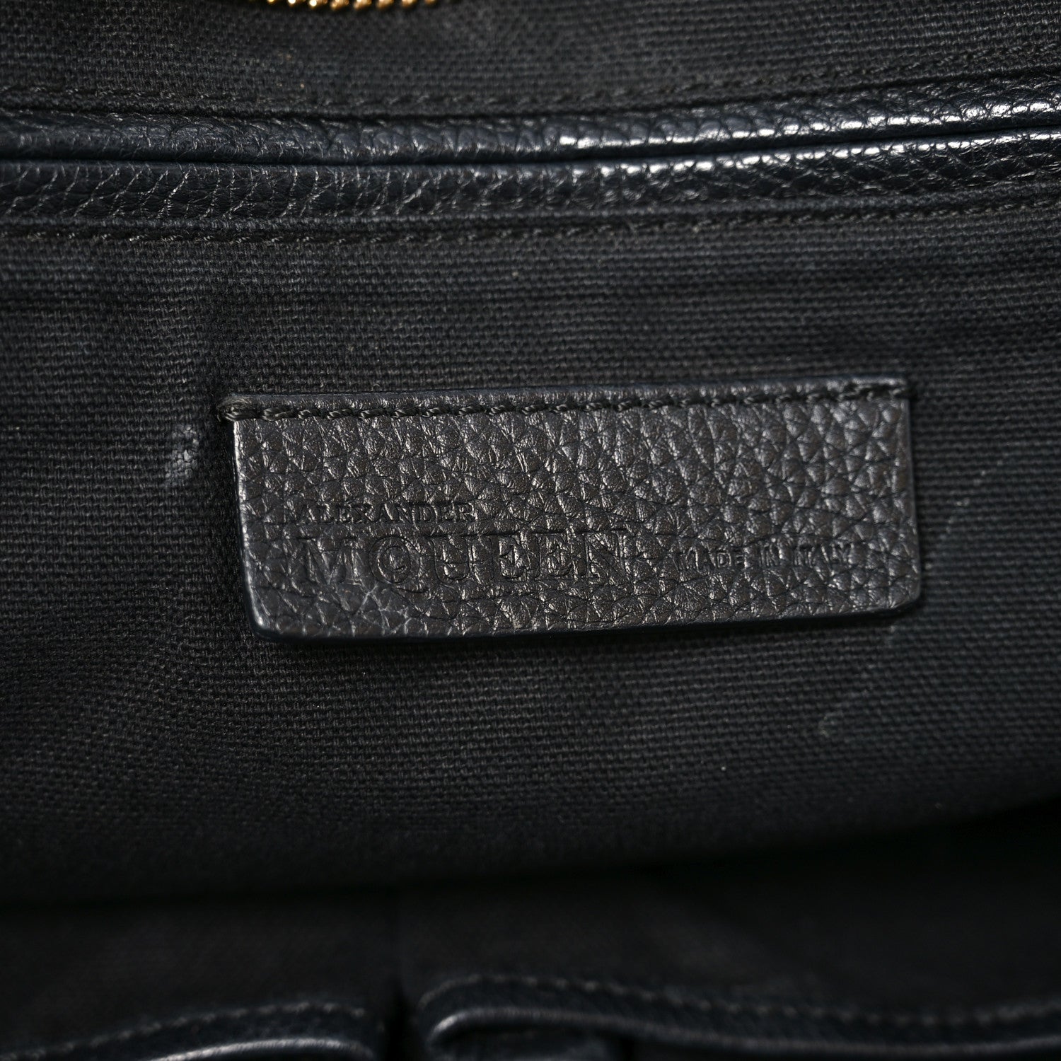 Pebbled Calfskin Large Skull Padlock Zip Around Tote Black