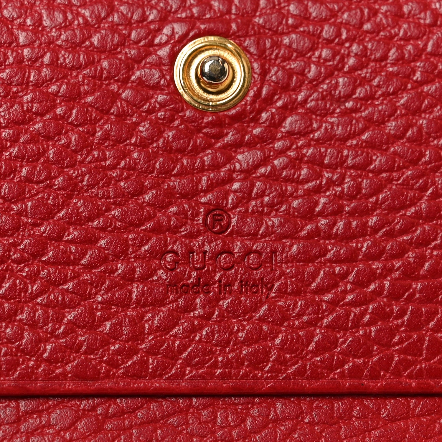 Pebbled Calfskin GG Marmont  Case Hibiscus Red