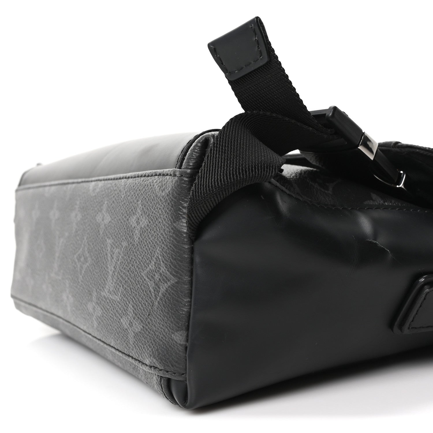 Monogram Eclipse Voyager PM Messenger