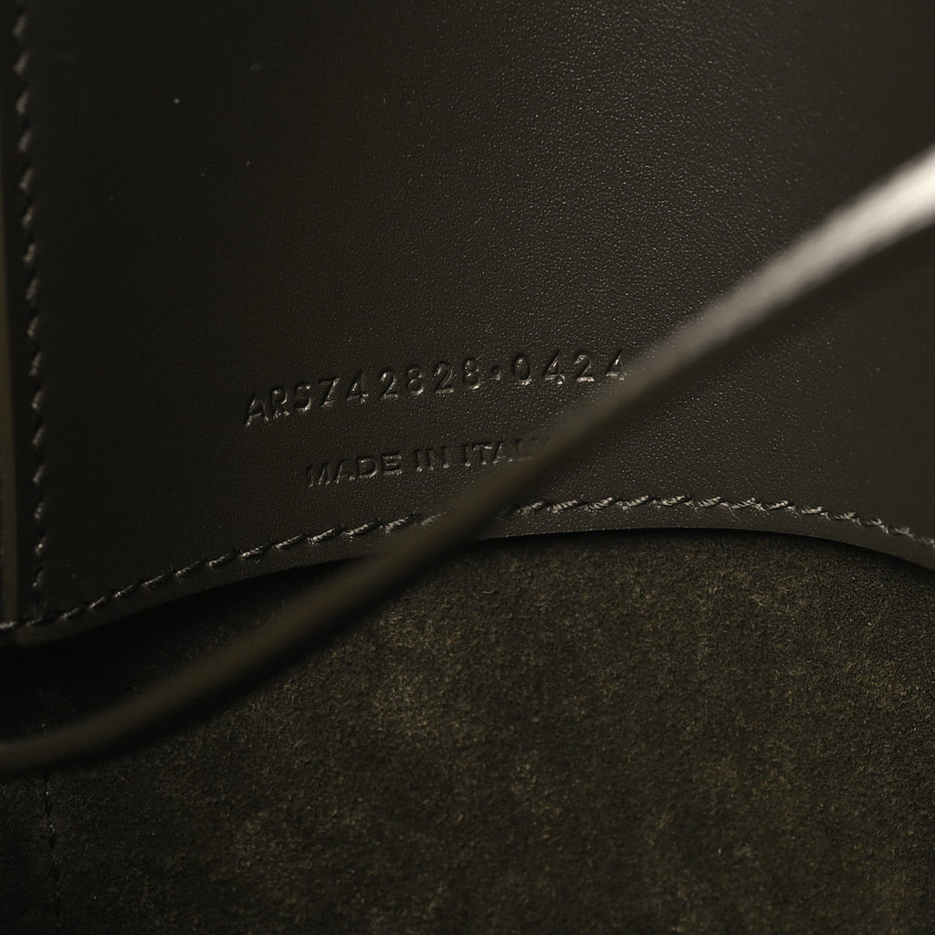 Shiny Calfskin Le 37 Bucket Bag Deep Musk