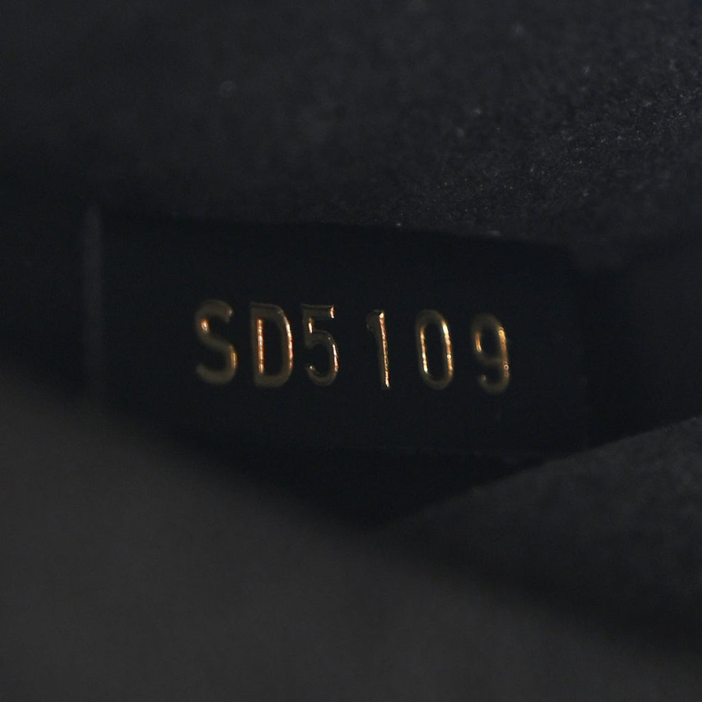 Reverse Monogram Pochette Metis