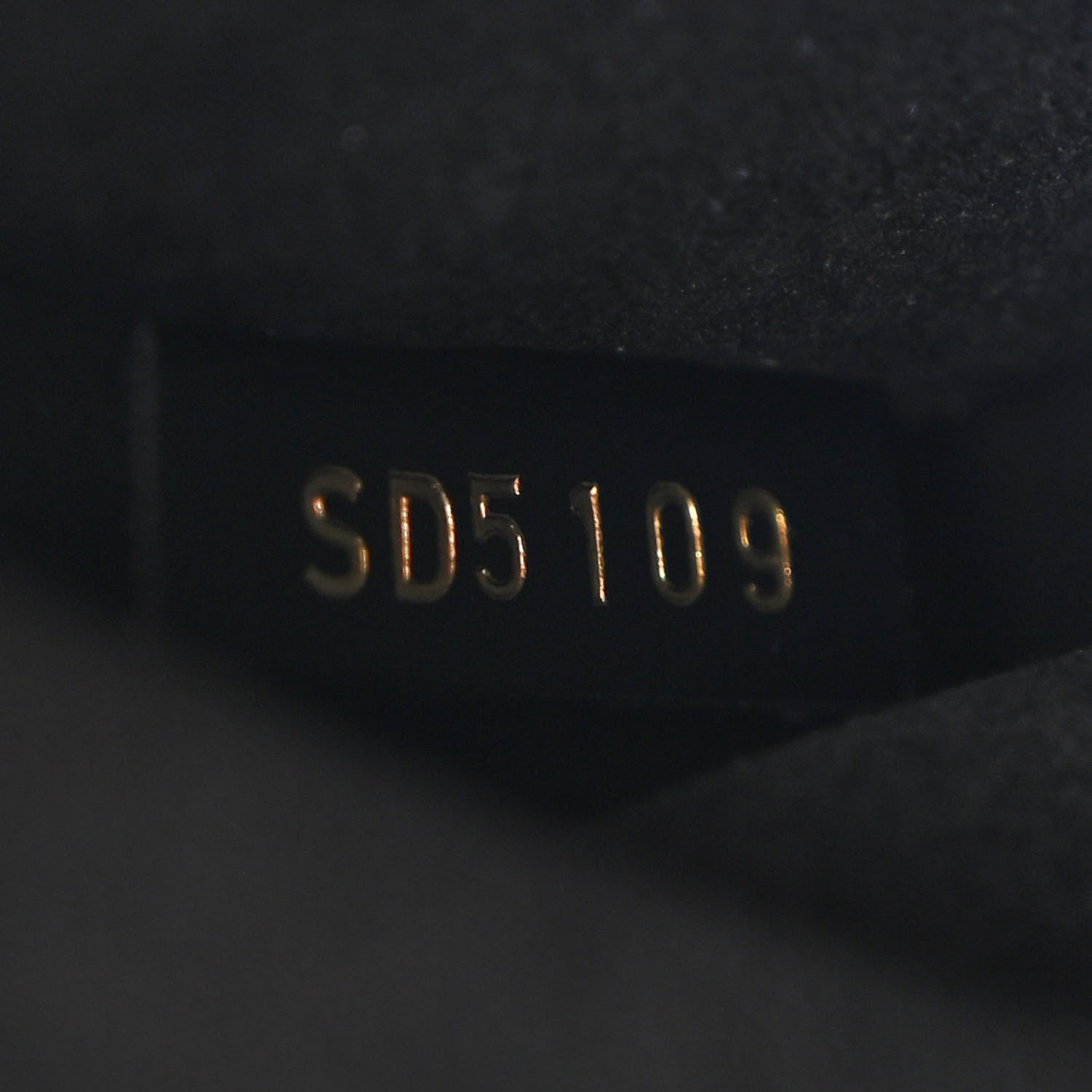 Reverse Monogram Pochette Metis