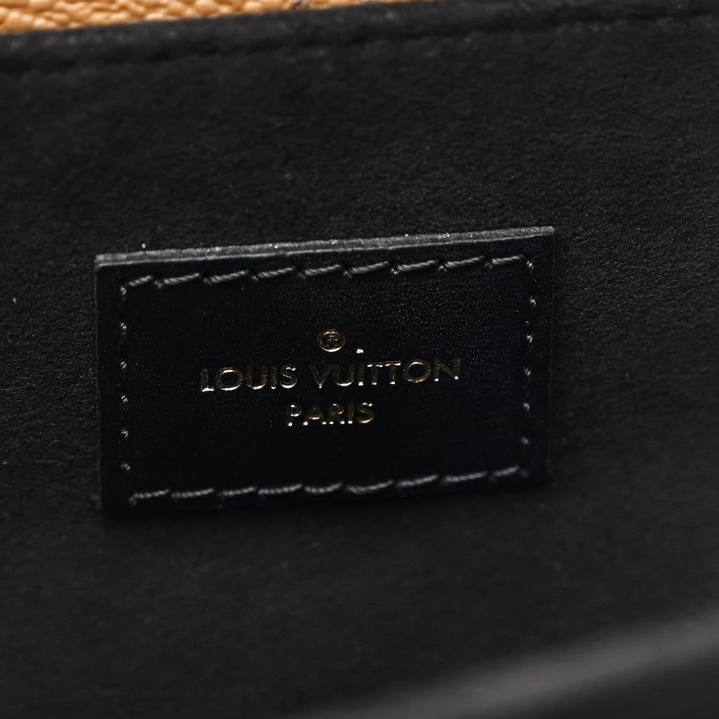 Reverse Monogram Pochette Metis
