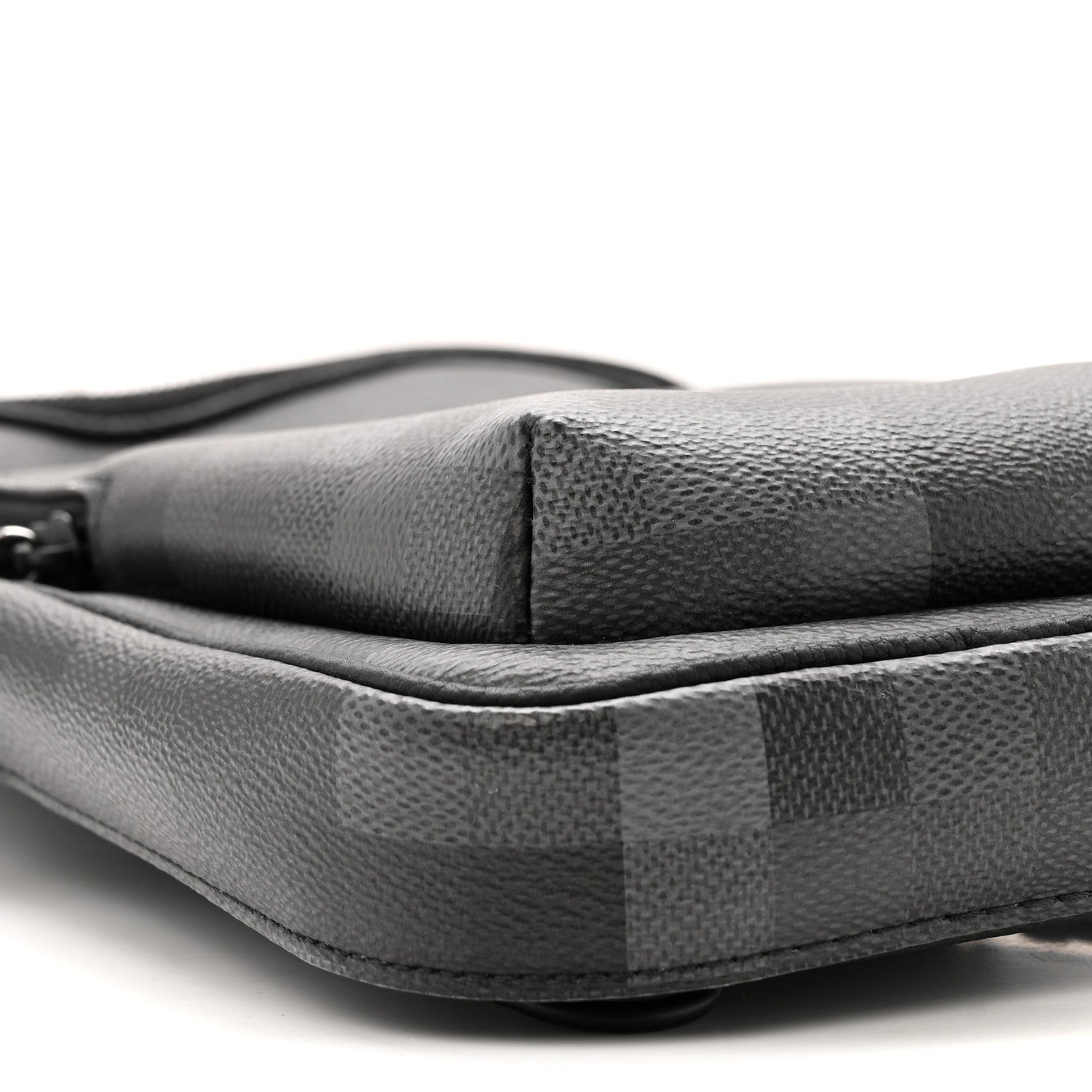 Damier Graphite Pixel Avenue Sling Backpack Gris