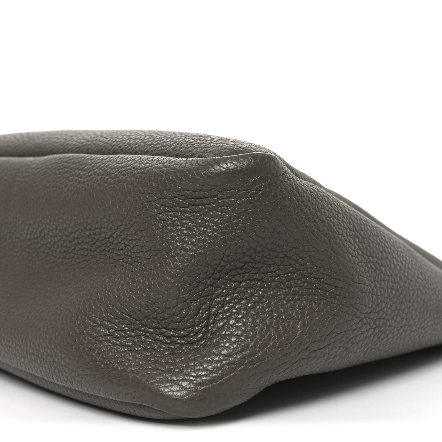 Vitello Daino Soft Medium Zippered Top Handle Bag Bambu