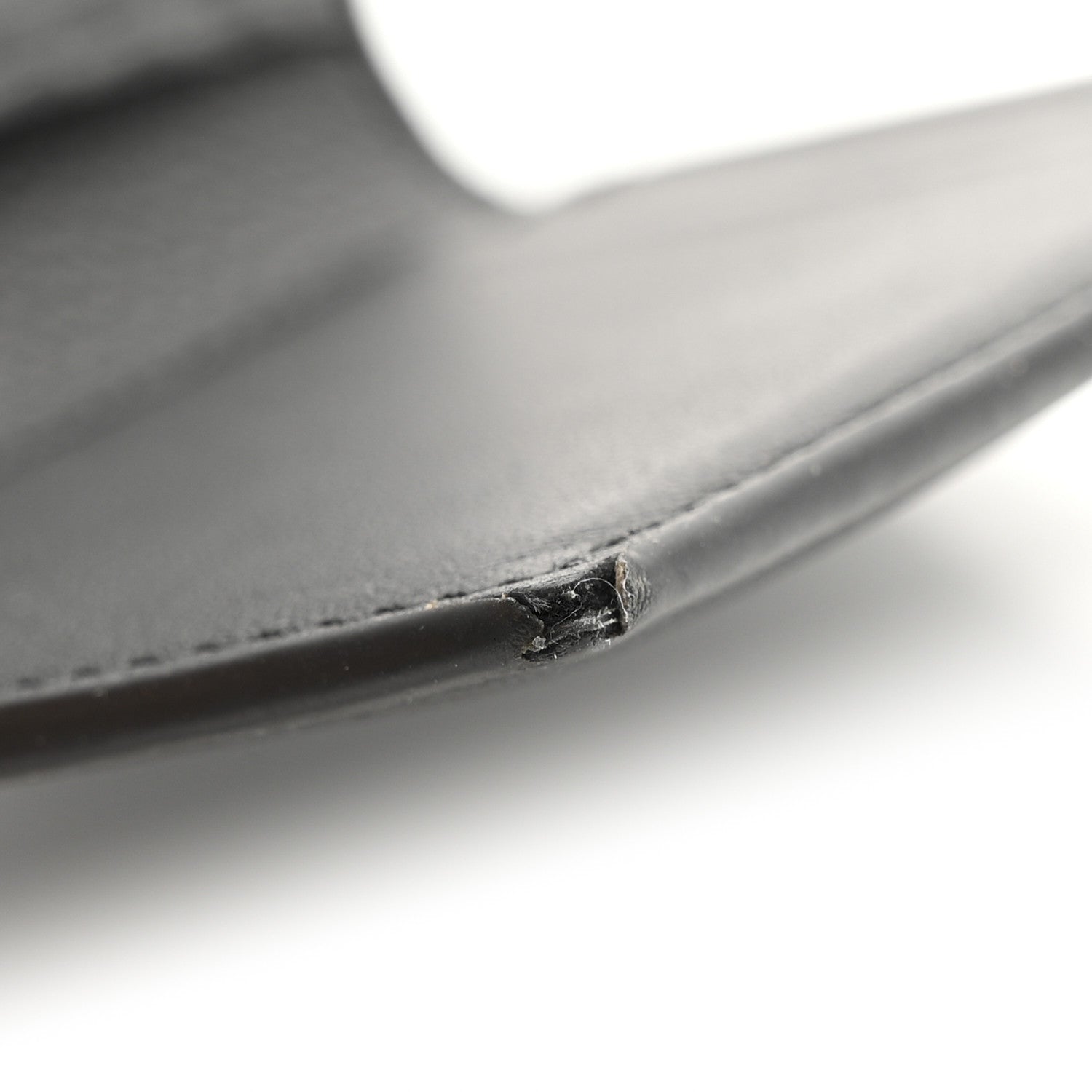 Grained Calfskin Icon Vertical Bifold  Holder Black