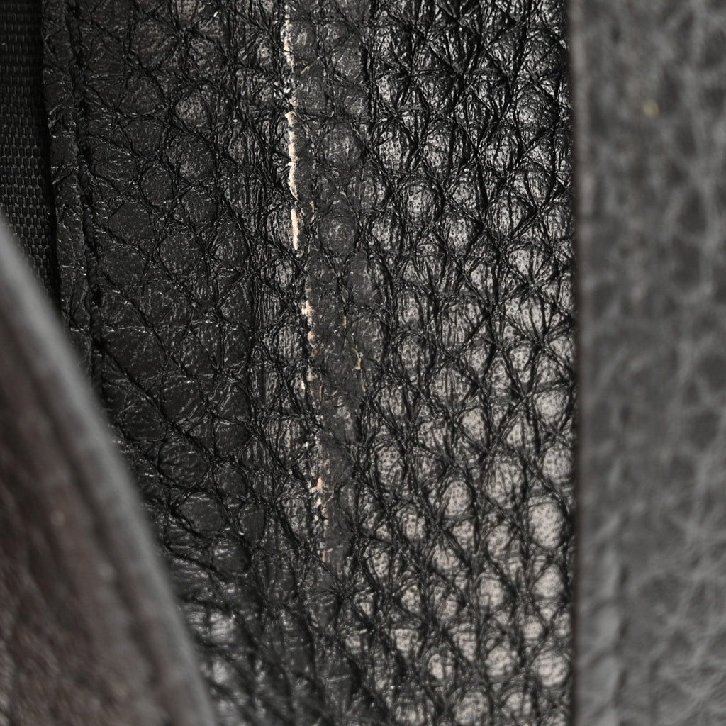Pebbled Calfskin Rockstud Coin Case  Holder Black