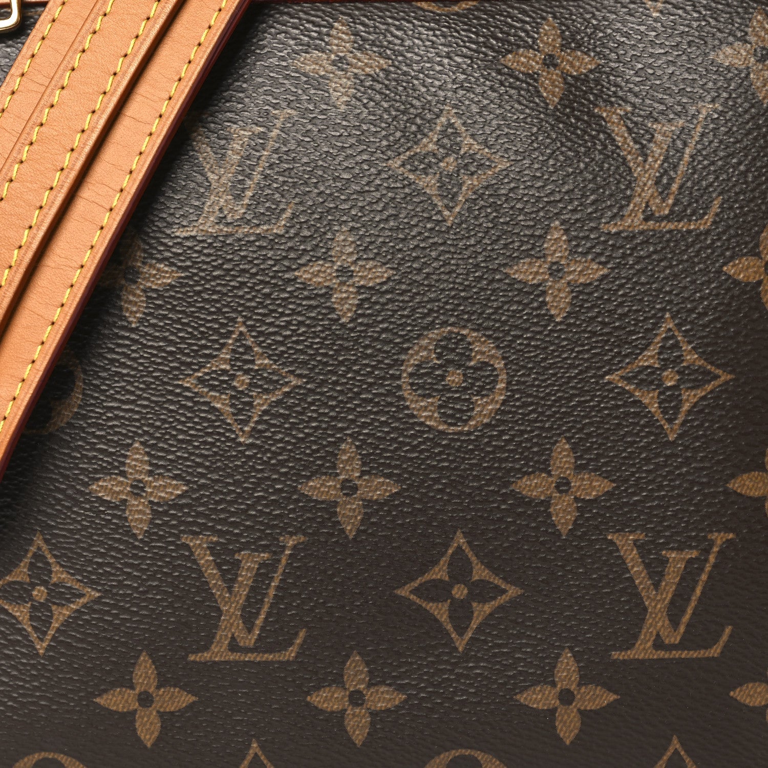 Monogram Saumur Messenger PM