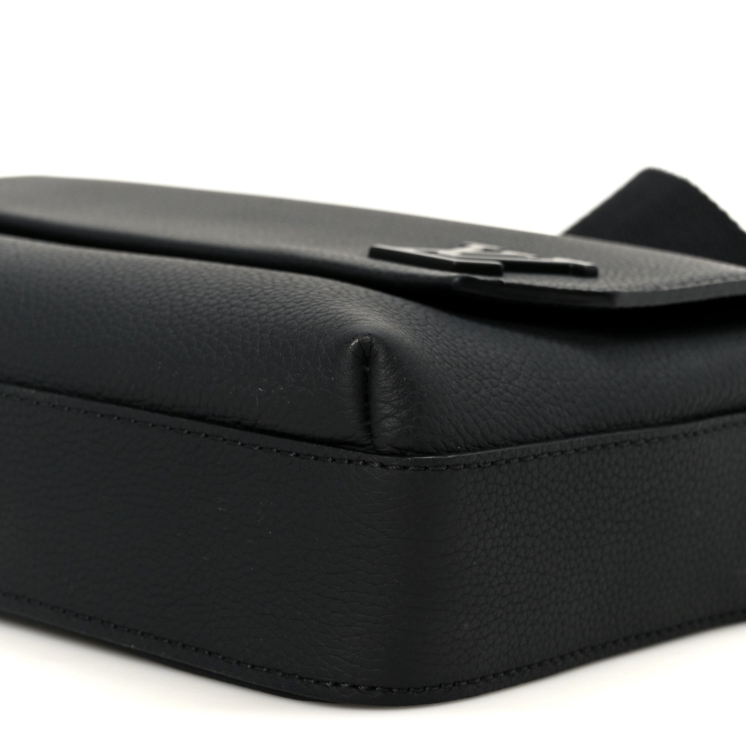 Calfskin Aerogram Fastline Messenger Black