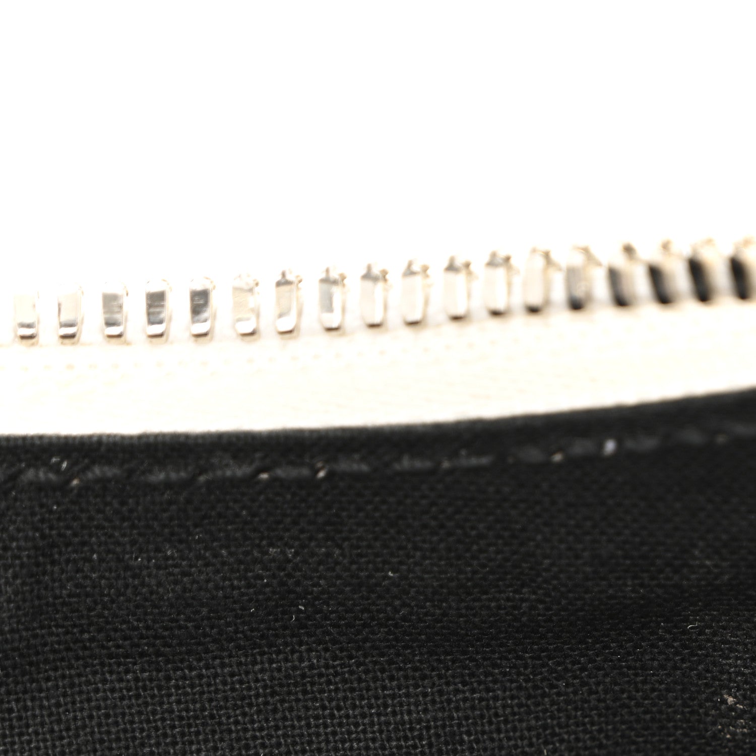 Agneau Arena Graffiti Le Cagole Shoulder Bag XS White Black