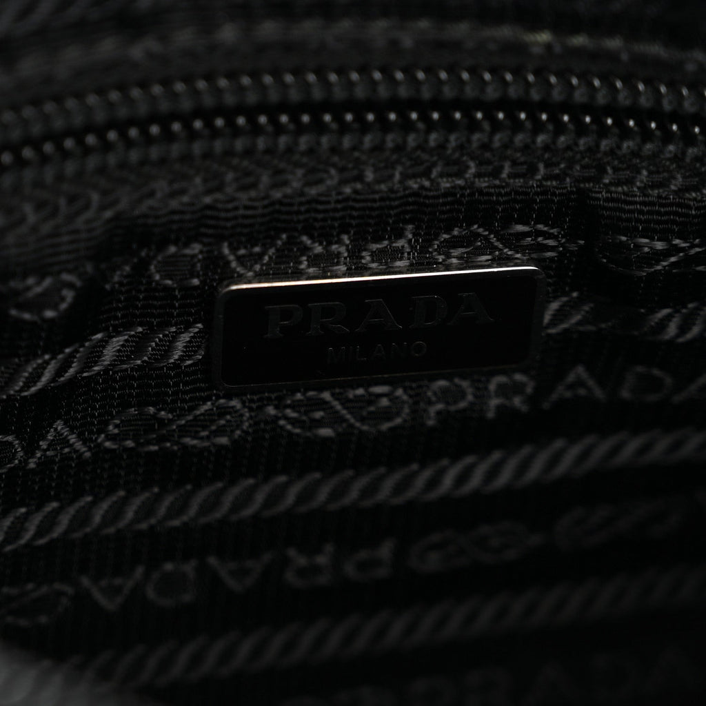Re-Nylon Vela Pouch Black