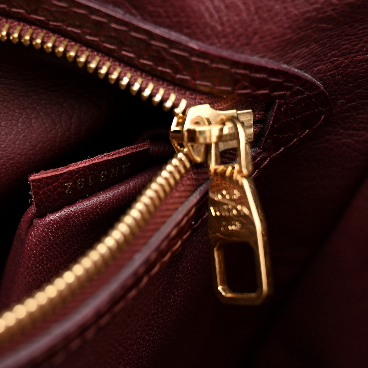 Ostrich Lizard Majestueux Tote MM Bordeaux