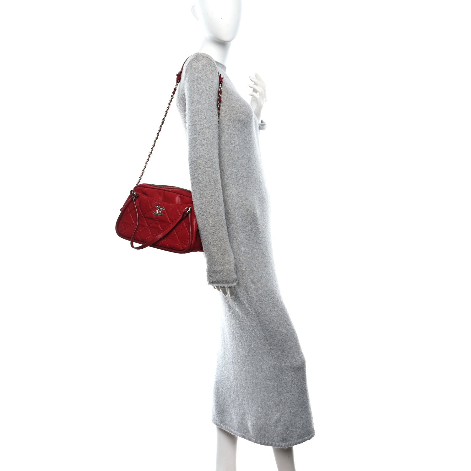 Iridescent Calfskin Quilted Relax CC Camera Case Red