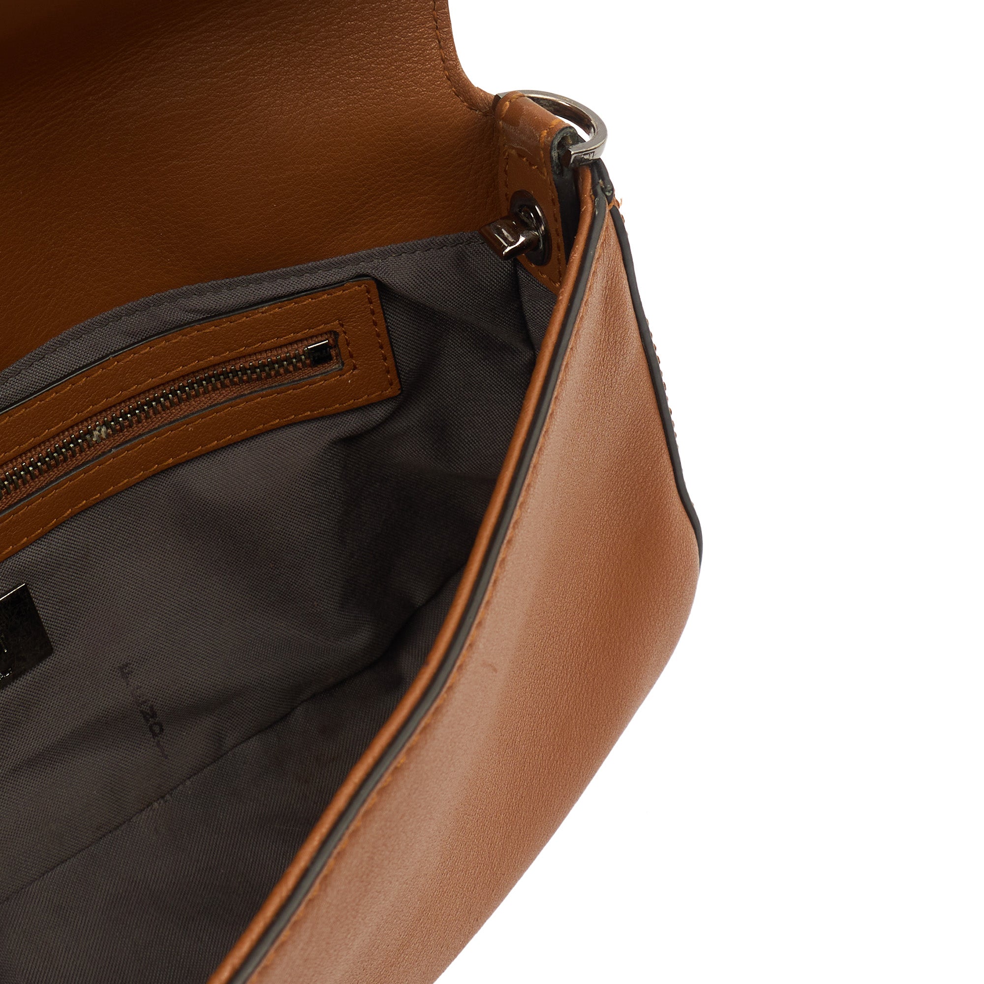 Fendi Shoulder Bag Baguette in Brown, Leather