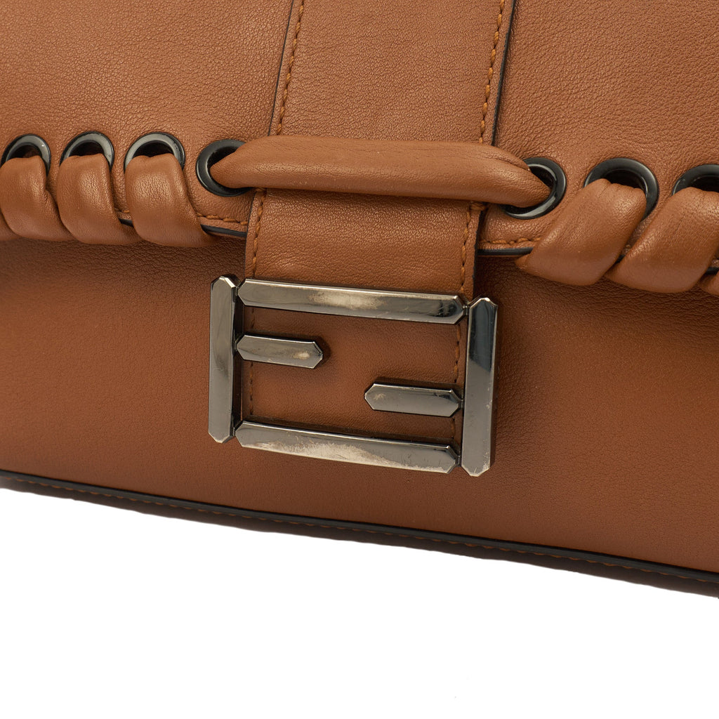Fendi Shoulder Bag Baguette in Brown, Leather