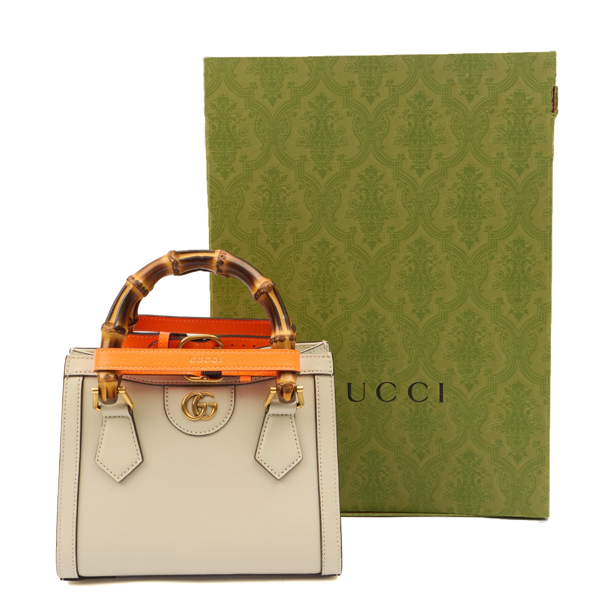 Gucci Mini Bag Diana - Mini in Neutral, Leather