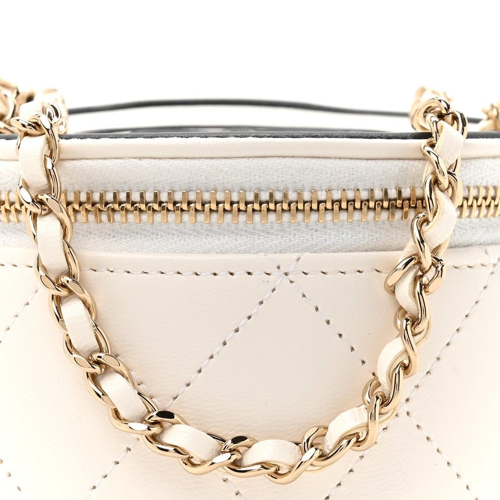 Lambskin Quilted Round Small Vanity Case With Chain White Black