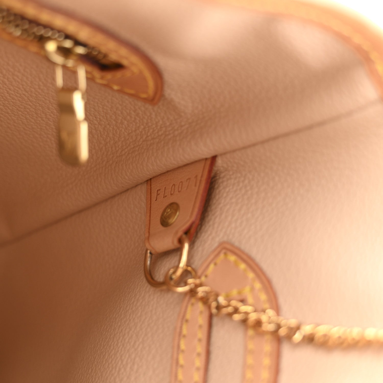 Monogram Petit Bucket 23