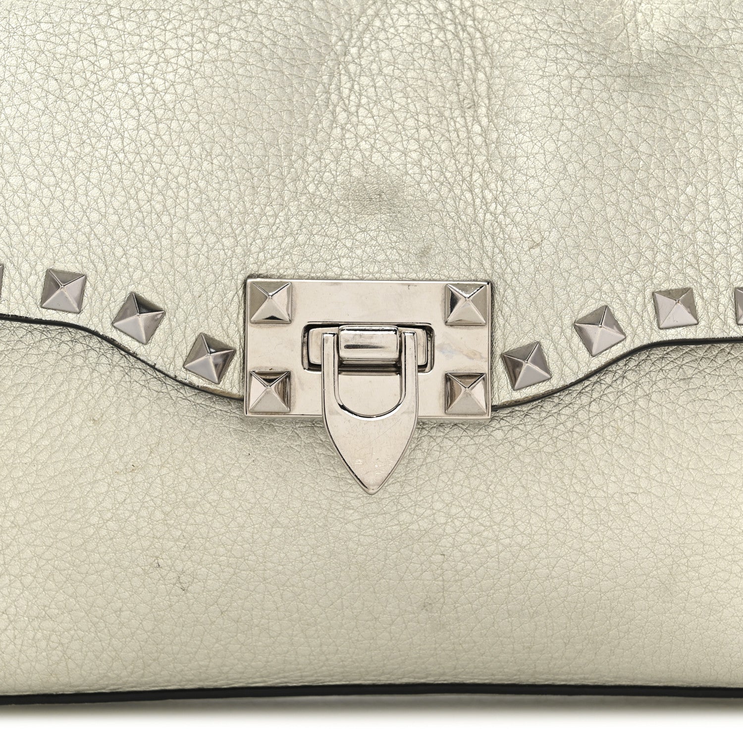 Metallic Pebbled Calfskin Medium Rockstud Flip Lock Crossbody Bag Silver