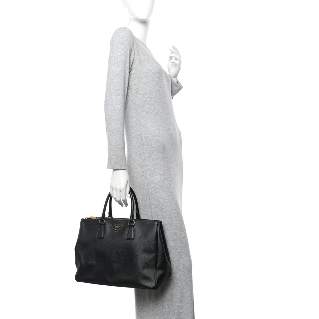 Saffiano Lux Large Galleria Double Zip Tote Black
