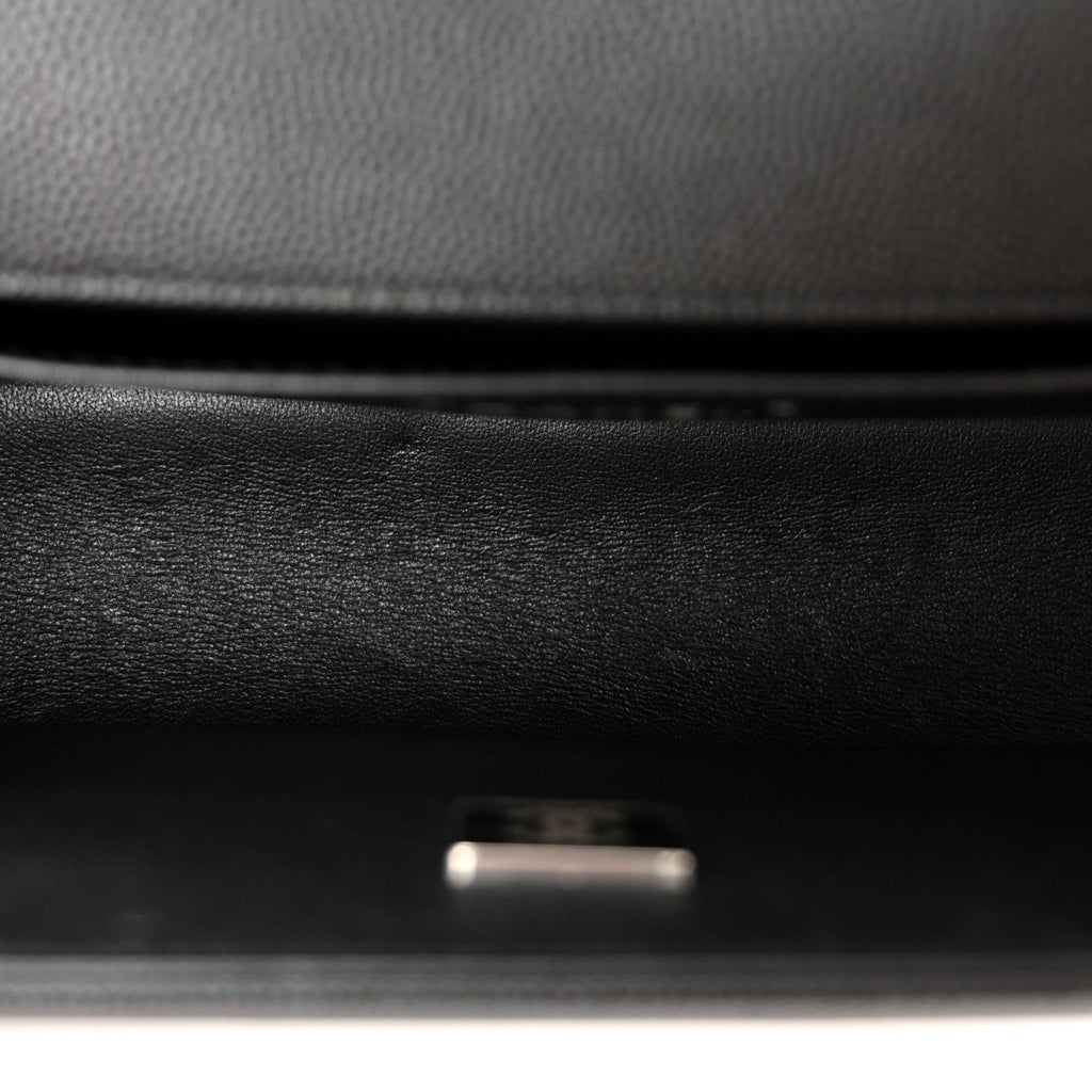 Caviar Quilted Medium Boy Flap Black