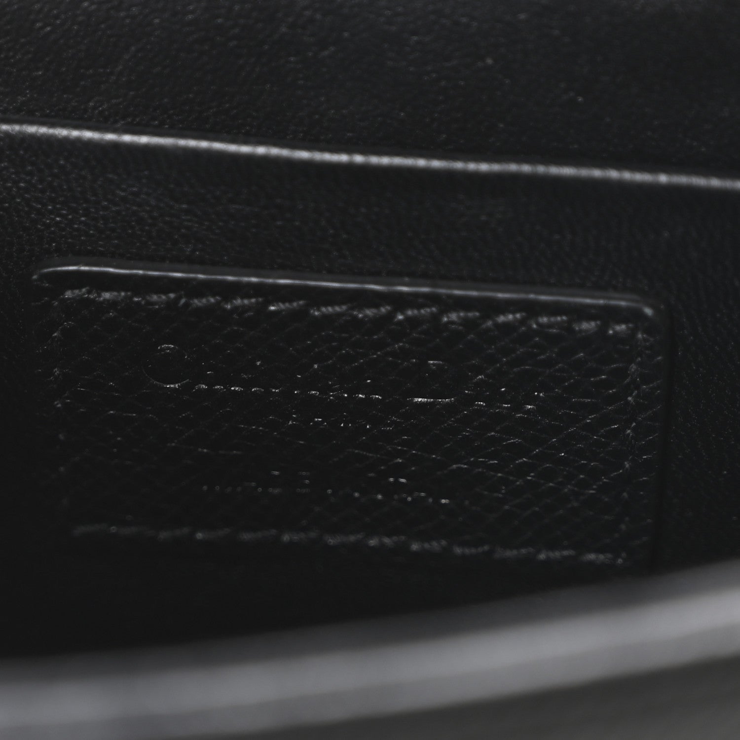 Ultra Matte Grained Calfskin 30 Montaigne Box Bag Black