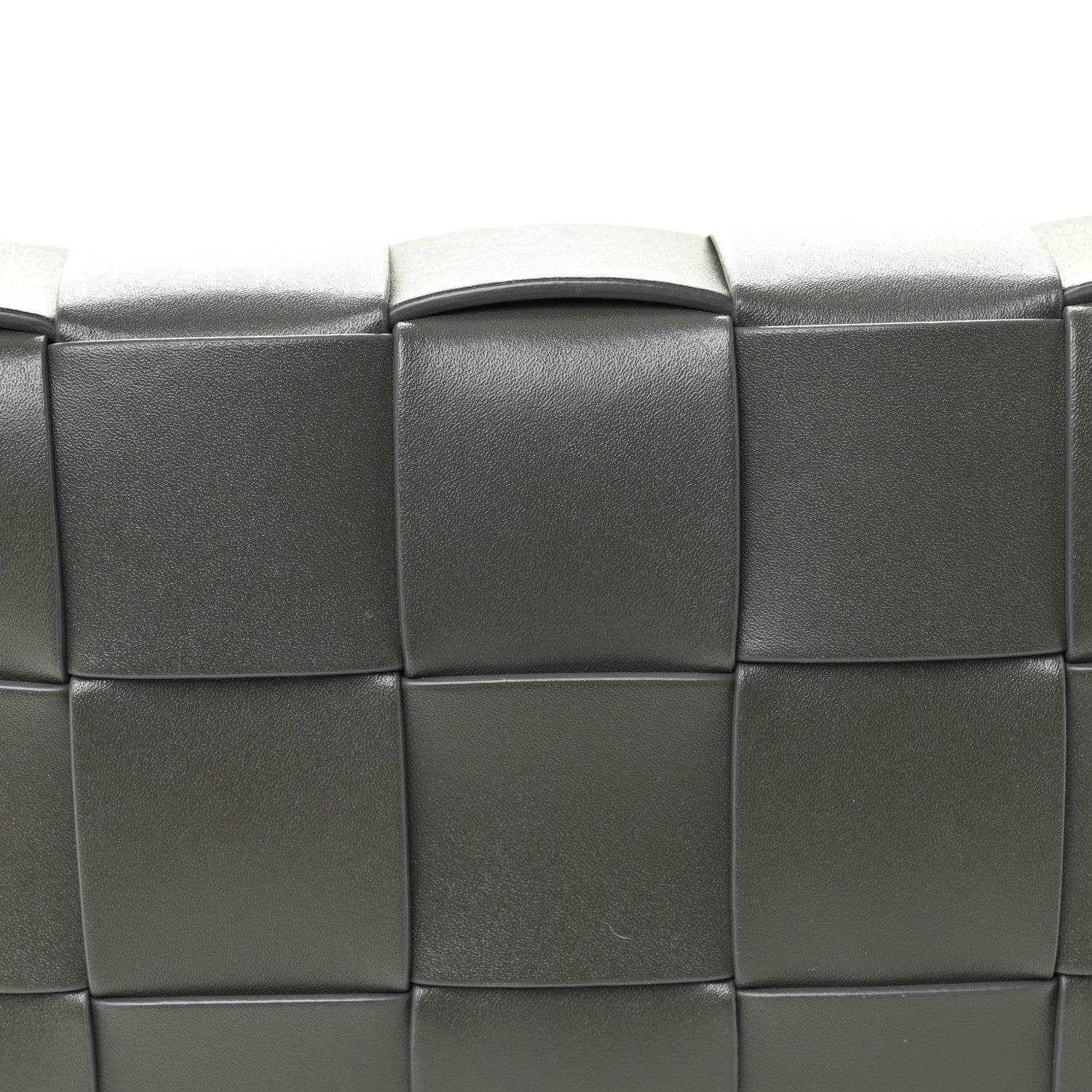 Calfskin Maxi Intrecciato Versatile Cassette Bag Thunder