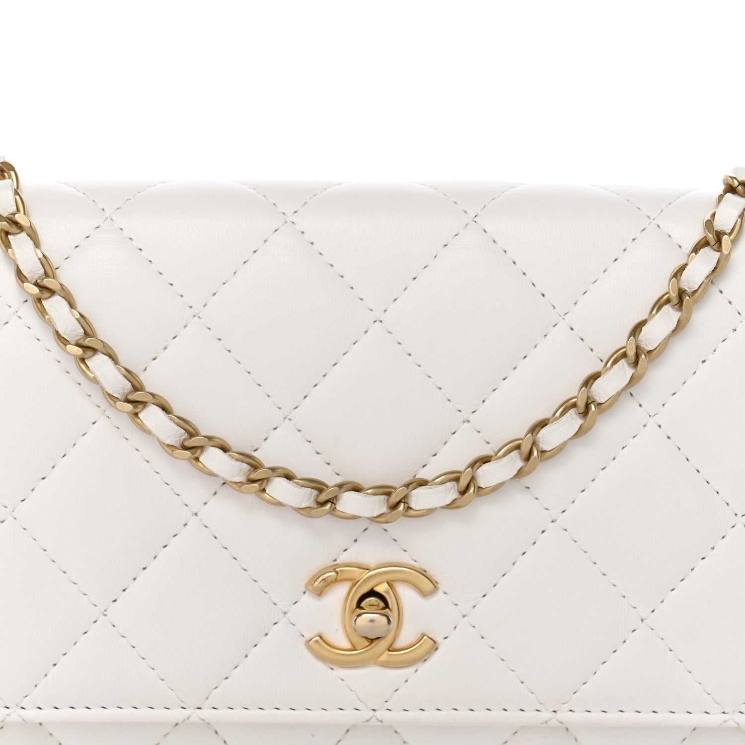 Lambskin Quilted CC Pearl Crush Wallet on Chain WOC White