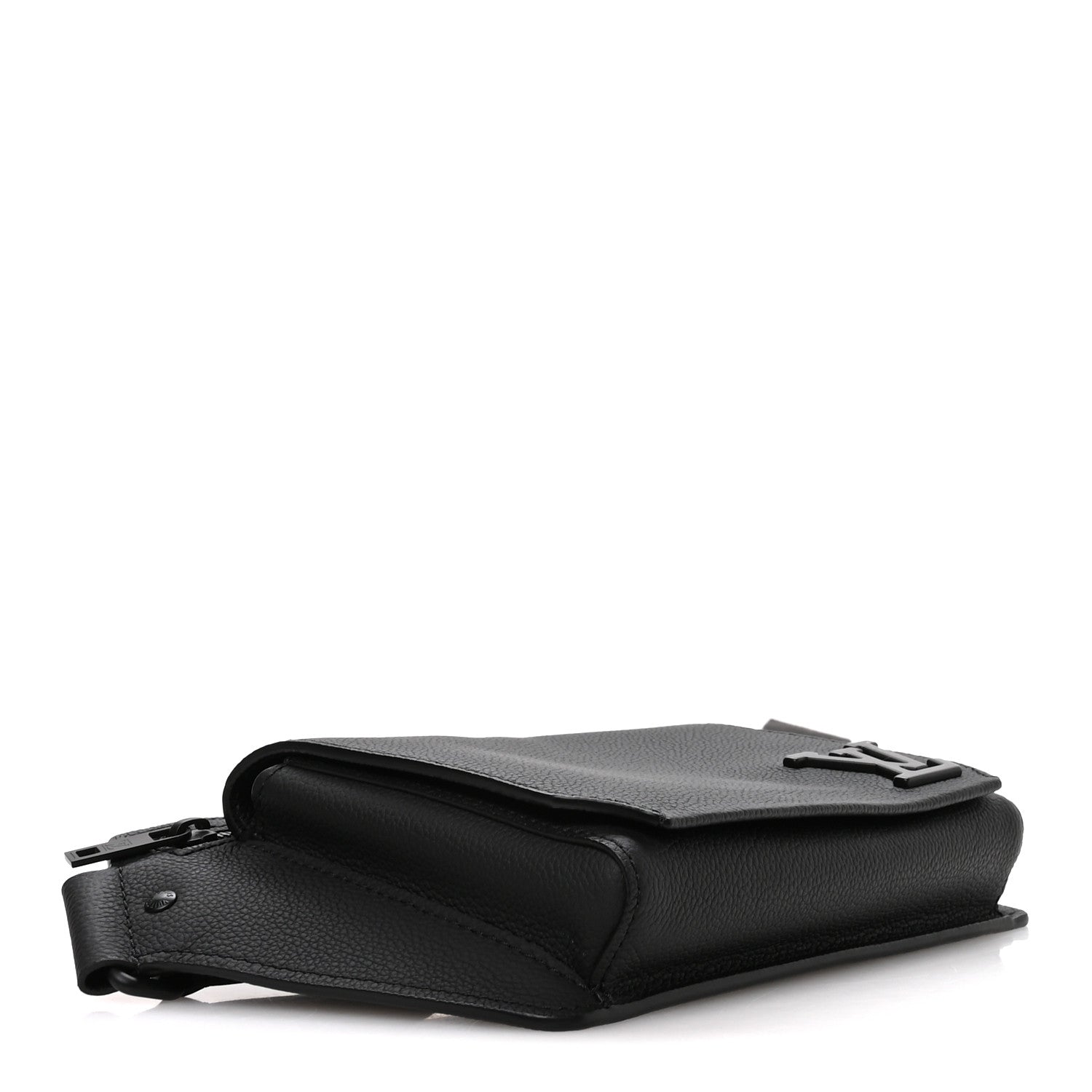 Grained Calfskin Aerogram Takeoff Sling Black