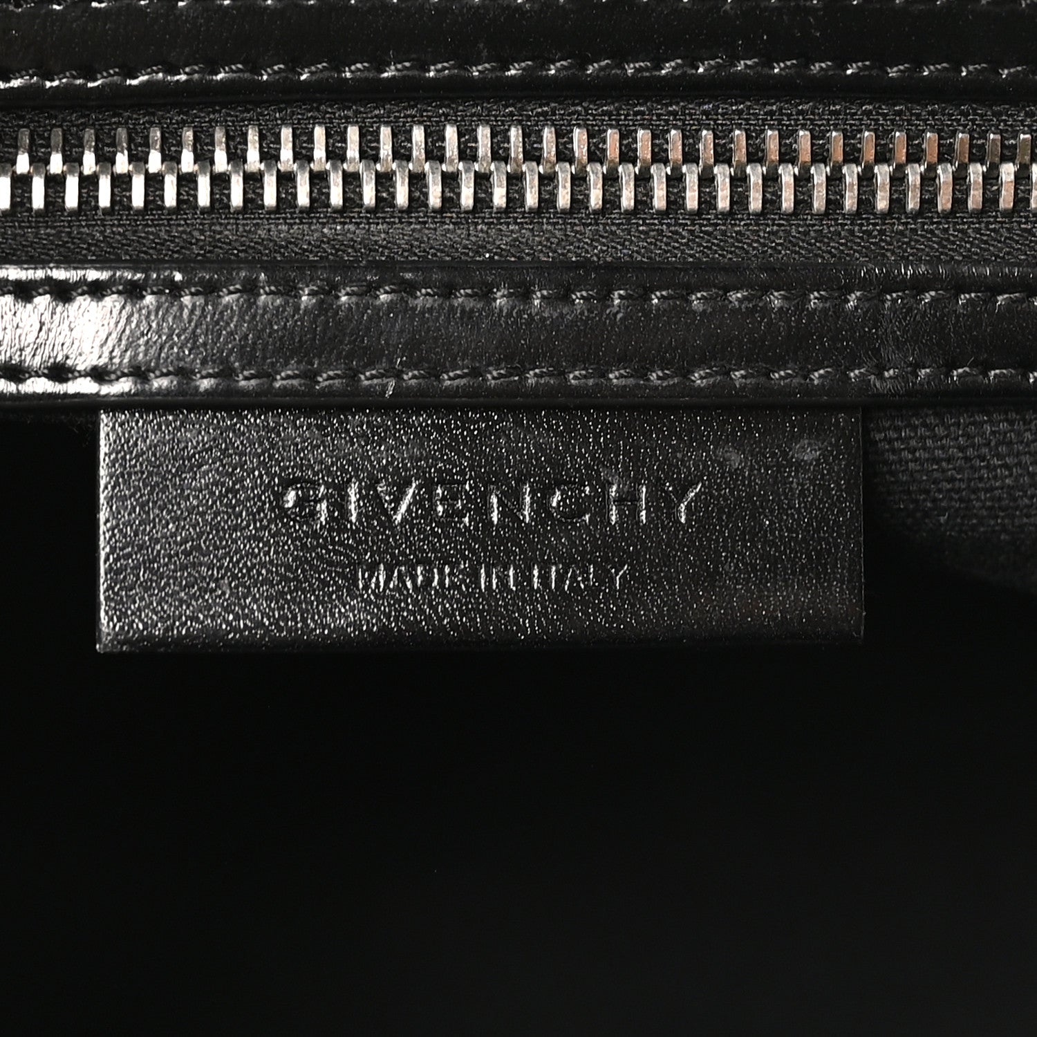Shiny Lord Calfskin Medium Antigona Black