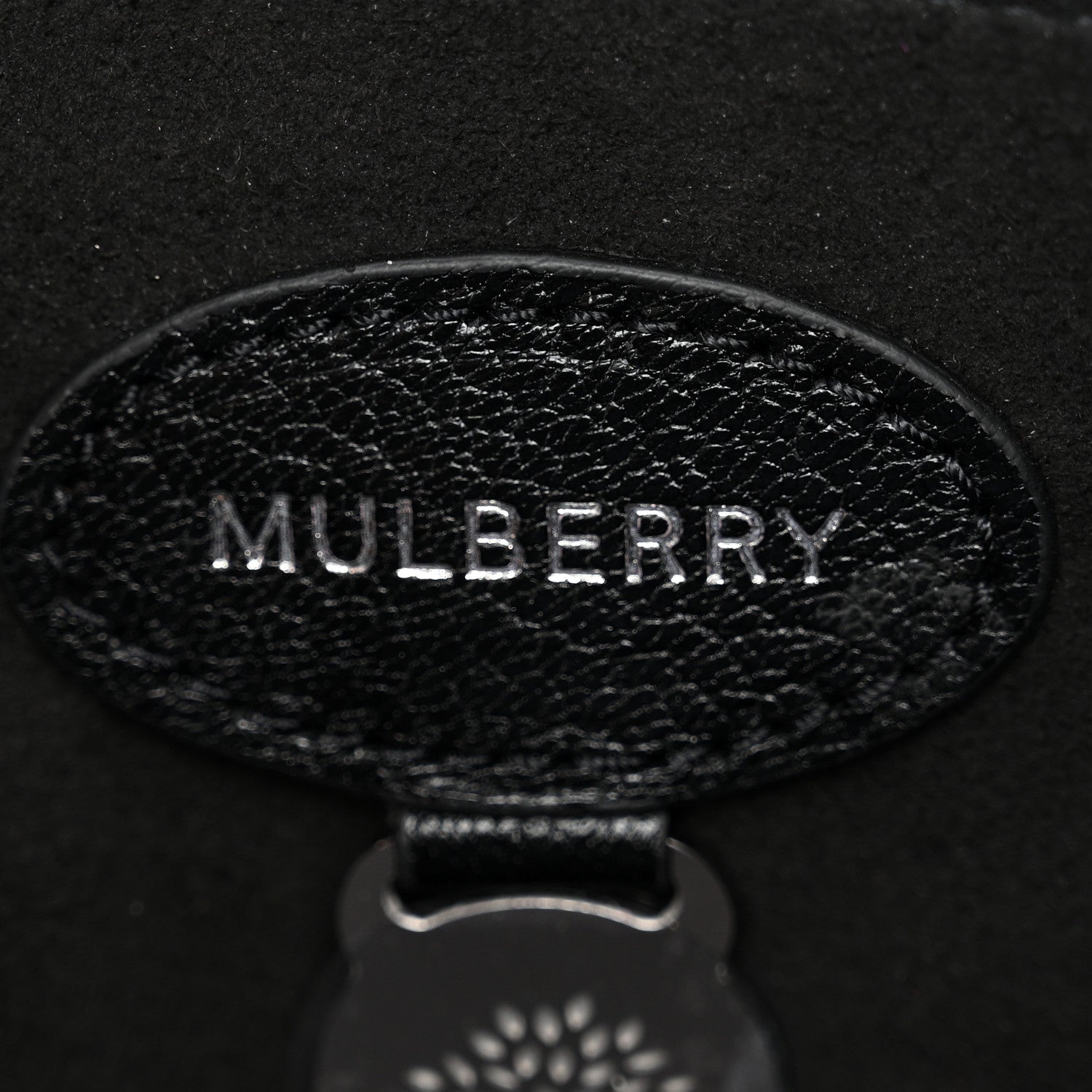 Small Classic Grain Calfskin Medium Lily Black