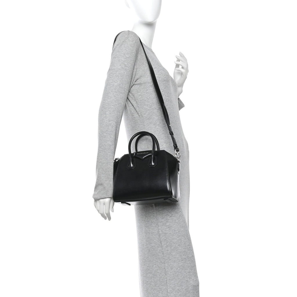 Shiny Lord Calfskin Mini Antigona Black