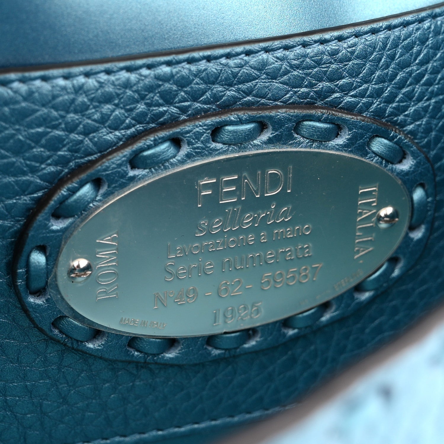 Metallic Cuoio Roma Sellerissima Nappa Sintetica Tape Stitch Mini Baguette Placca Argento