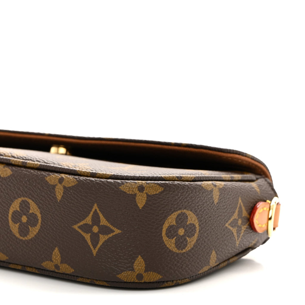 Monogram Ivy Wallet On Chain