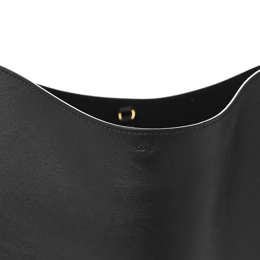 Supple Calfskin Medium Hobo Black