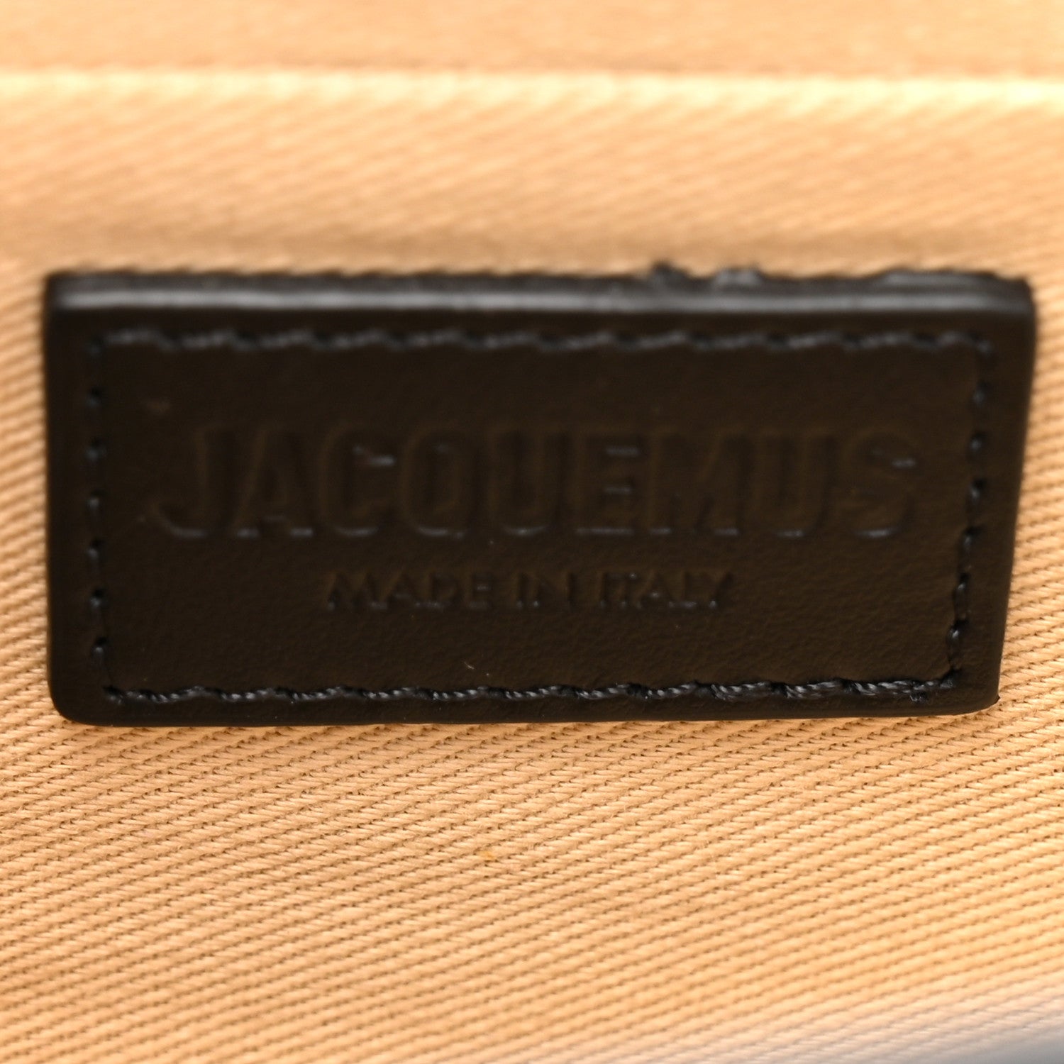 Smooth Calfskin Le Chiquito Moyen Black