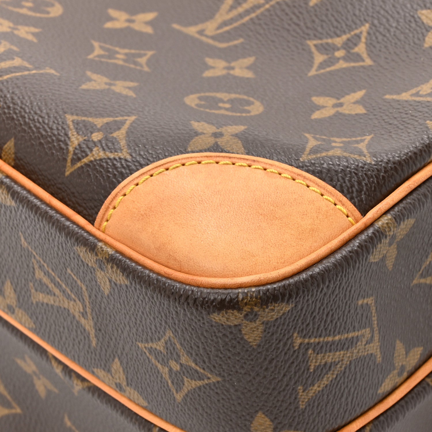 Monogram Nil 28