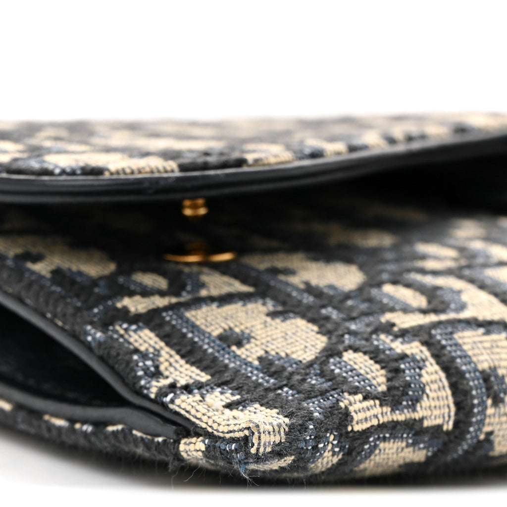 Oblique Saddle Chain Long Wallet Blue