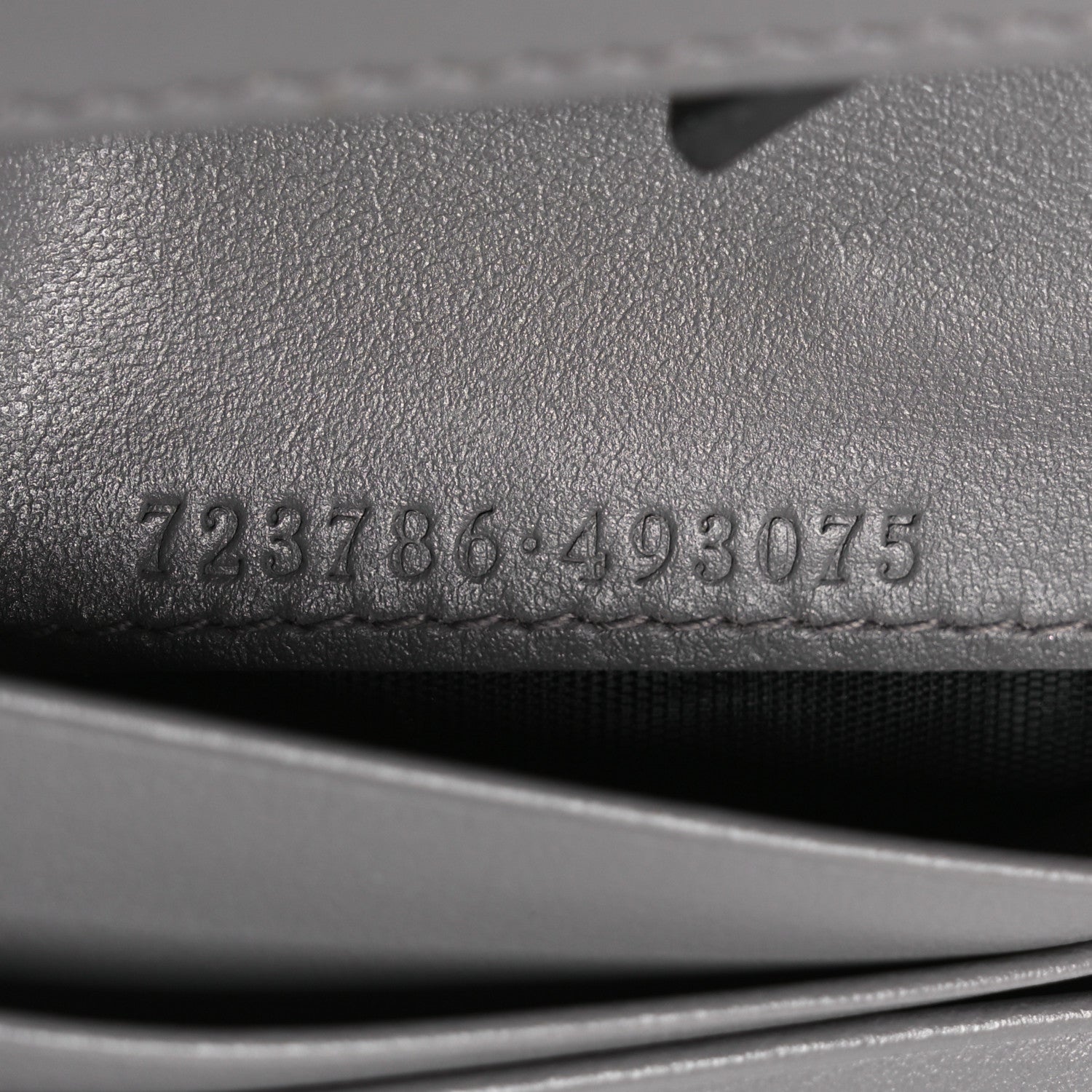 Calfskin GG Matelasse  Case Wallet Grey