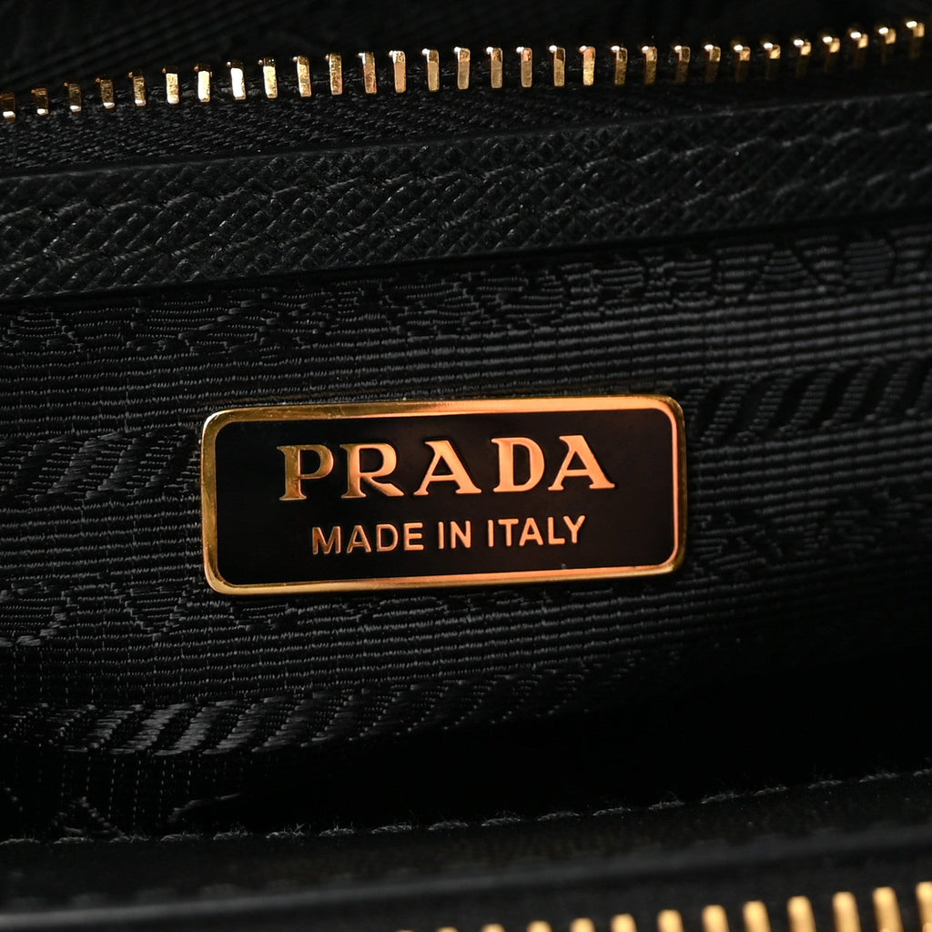Jacquard Saffiano Triangolo Symbole Embroidered Mini Galleria Double Zip Tote Black Corda