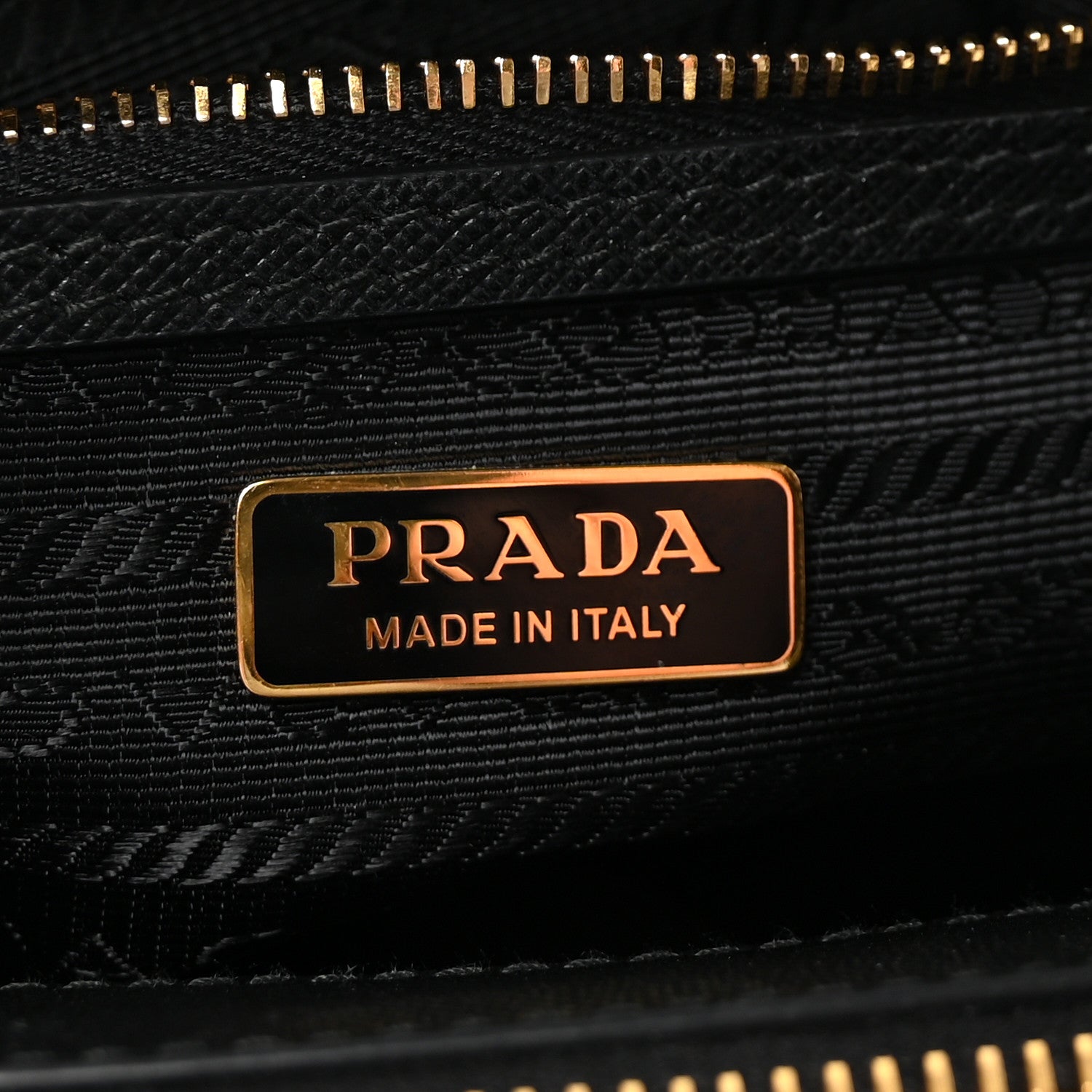 Jacquard Saffiano Triangolo Symbole Embroidered Mini Galleria Double Zip Tote Black Corda
