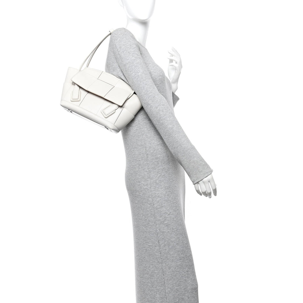 French Calfskin Maxi Intrecciato Arco 33 Bianco