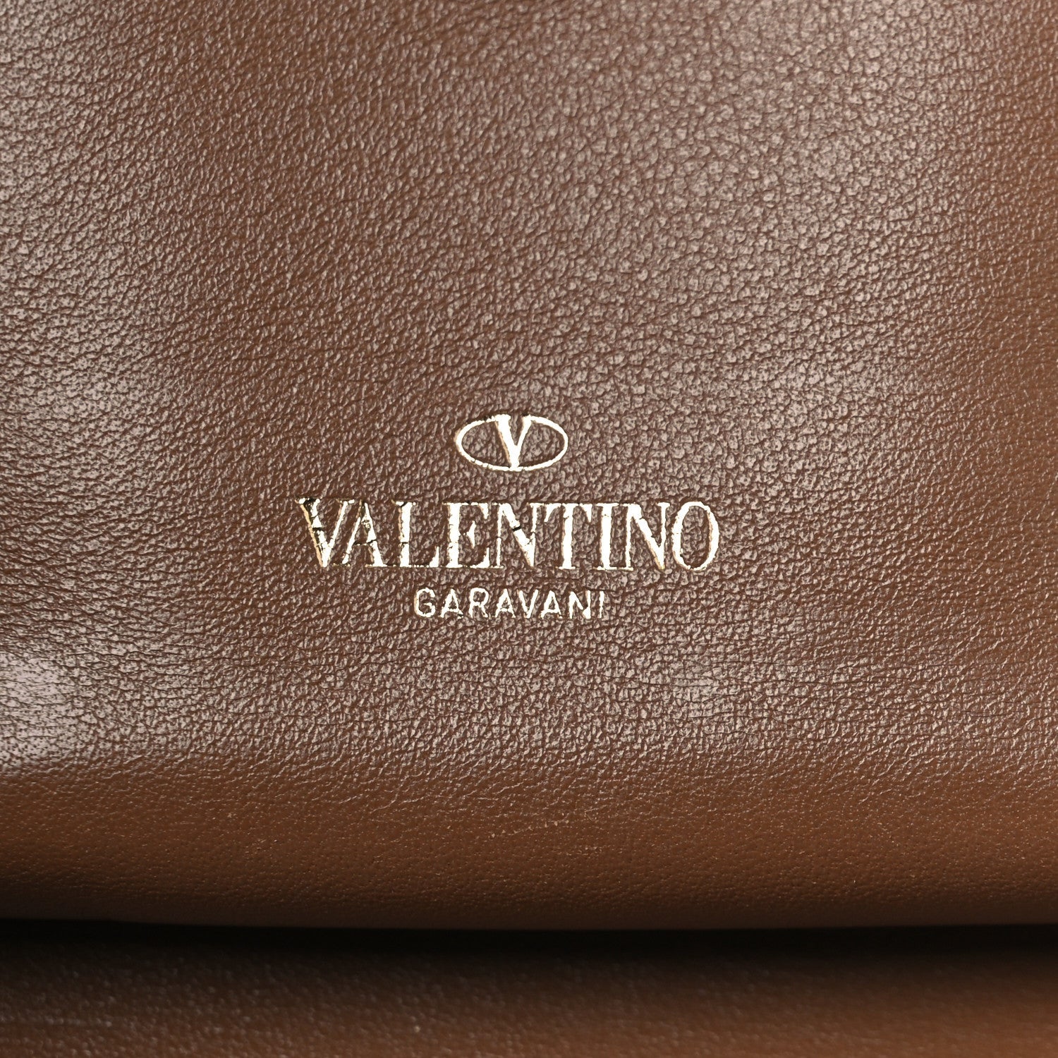 Vitello Rockstud Compact Wallet Cognac