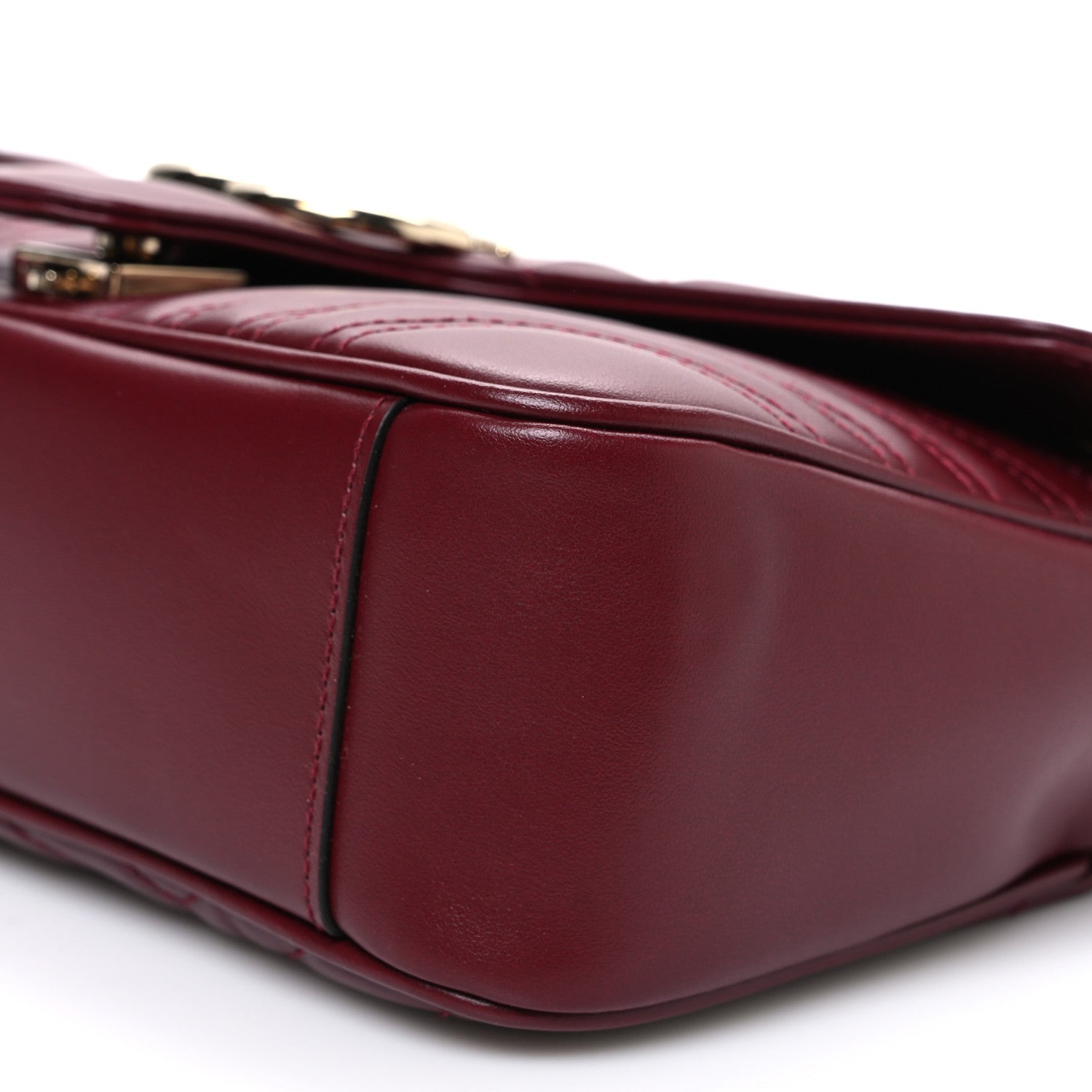 Calfskin Matelasse Medium GG Marmont Shoulder Bag Rosso Ancora Red